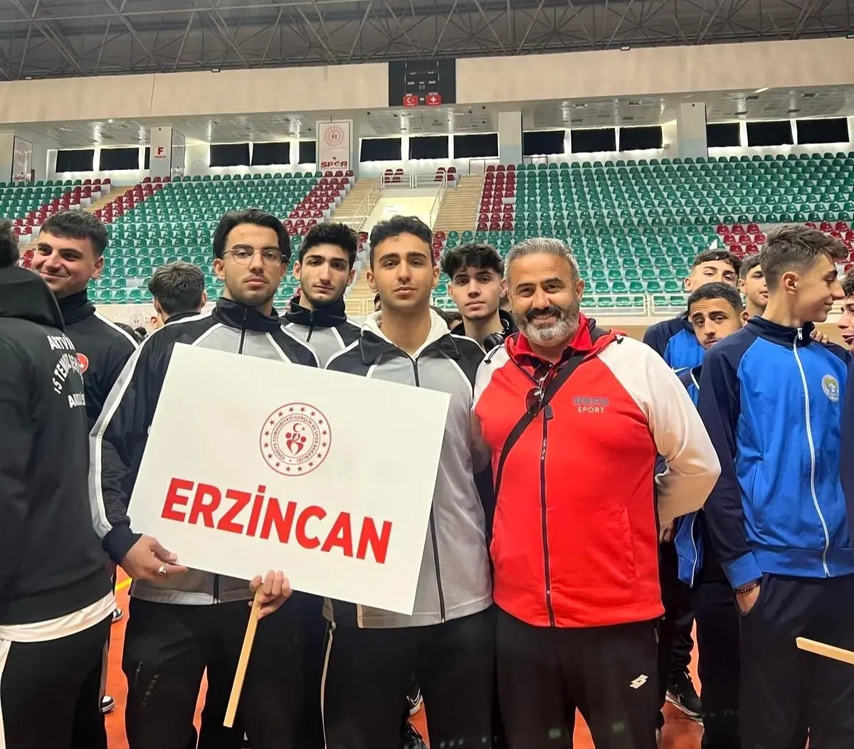 Erzincan Fen Lisesi Futsal Takımı Yarı Finale Hazırlanıyor