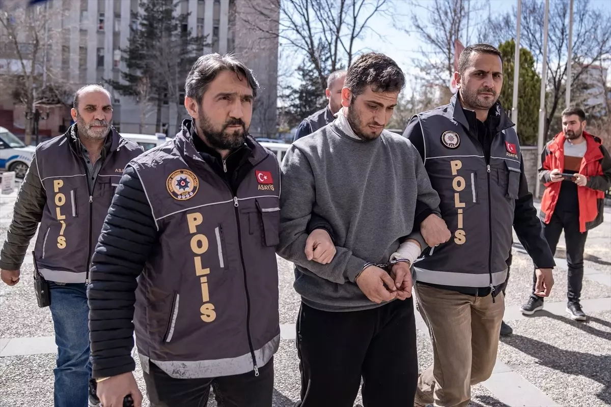 Erzurum'da Eşini Boğarak Öldüren Adam İntihar Girişiminde Bulundu