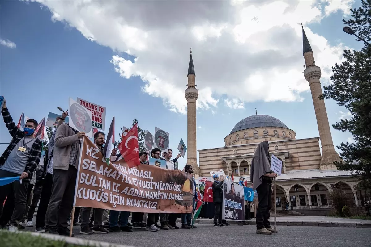 Erzurum'da Gazze ve Doğu Türkistan İçin Protesto Yürüyüşü