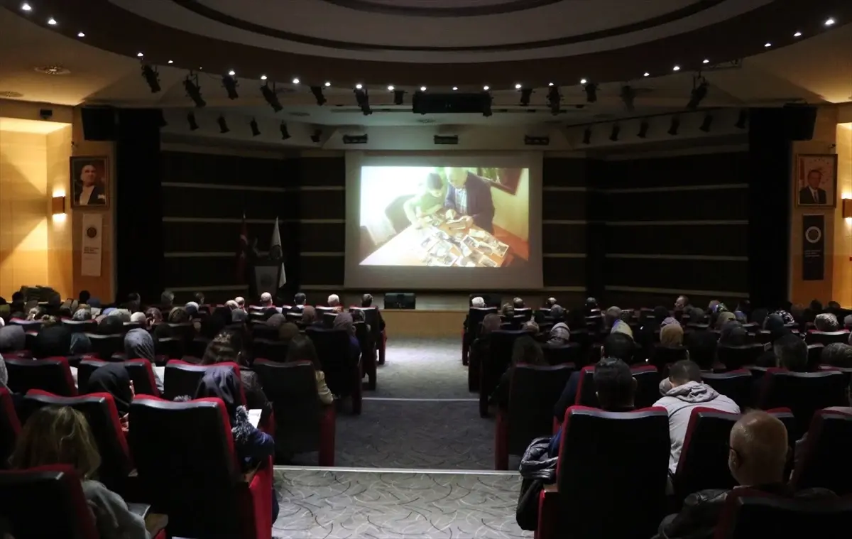 Erzurum'da 'Hane İçi Dijital Eğitim' Konferansı Düzenlendi