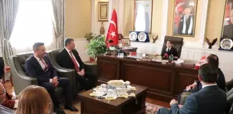Erzurum'da 'temsili vali' Gazze'deki çocukların özgürlüğünü istedi
