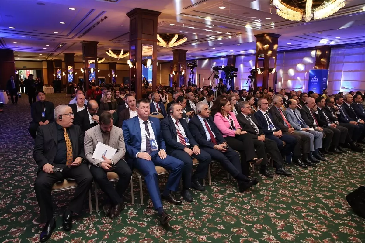 Erzurum'da Palandöken Ekonomi Forumu Başladı