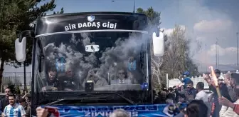 Erzurumspor FK, Ümraniyespor Maçına Meşalelerle Uğurlandı