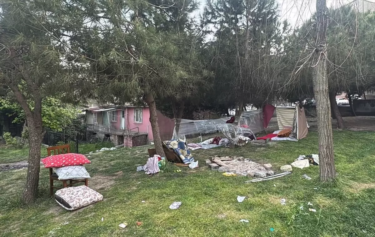 Esenyurt'ta Silahlı Saldırı: Eş ve Baldız Yaralandı