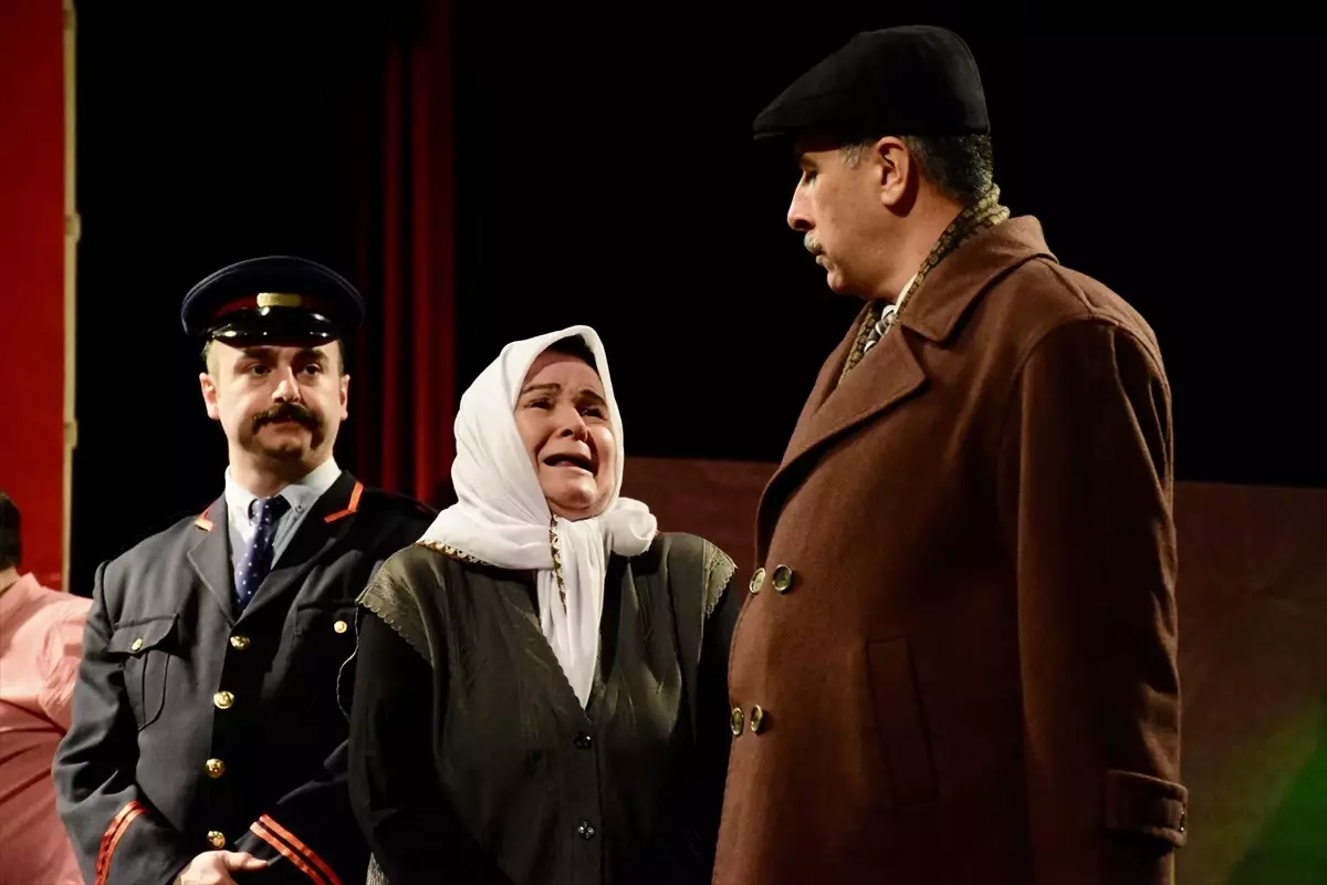 Eskişehir Adalet Sarayı'nda 'Reis Bey' Tiyatro Oyunu Sahnelendi