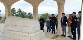 Yunus Emre Türbesi'nde 70 Alıç Fidanı Dikildi