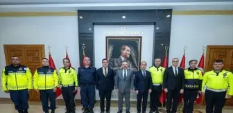 Eskişehir Valisi Aksoy, Trafik Personeline Başarı Belgesi Verdi