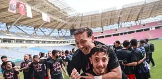 Eskişehirspor Şampiyon olarak Nesine 3. Lig'e Yükseldi
