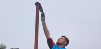 Espiye'de öğrenciler şehit mezarının bakım ve çevre düzenlemesini yaptı
