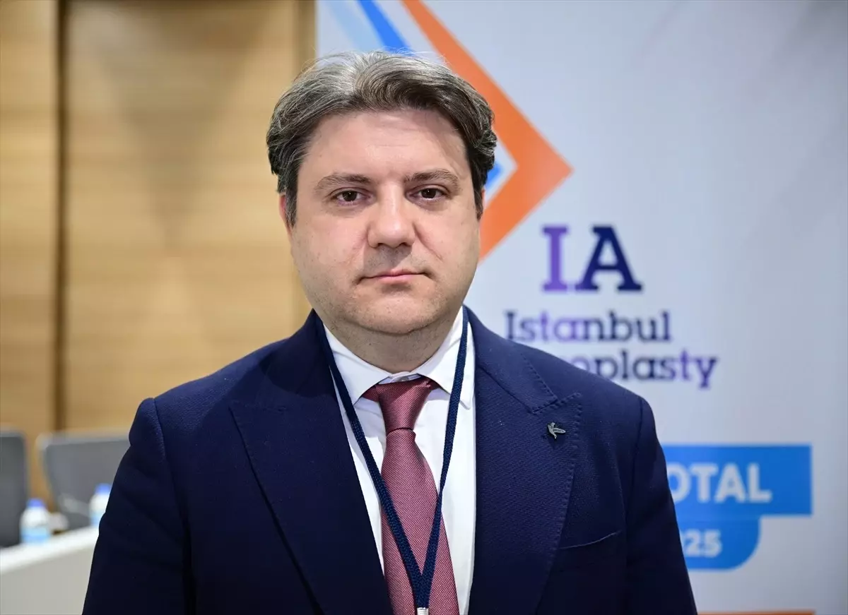 Farklı ülkelerden uzman cerrahlar İstanbul'da 'artroplasti' eğitiminde buluştu