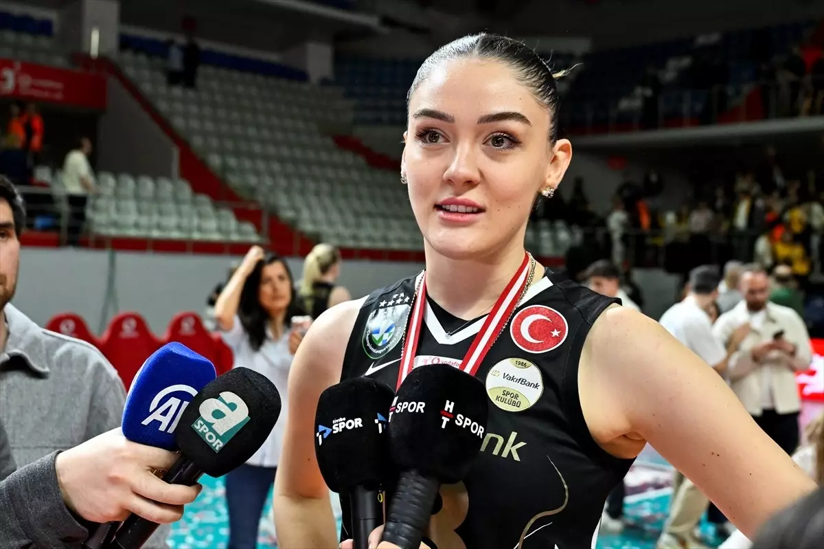 Vakıfbank'tan Zehra Güneş: Zorlu Bir Sezon Geçirdik