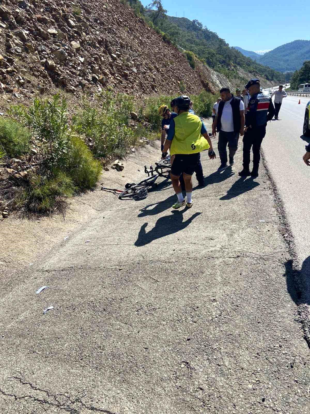 Fethiye'de Trafik Kazası: 3 Bisikletli Yaralandı
