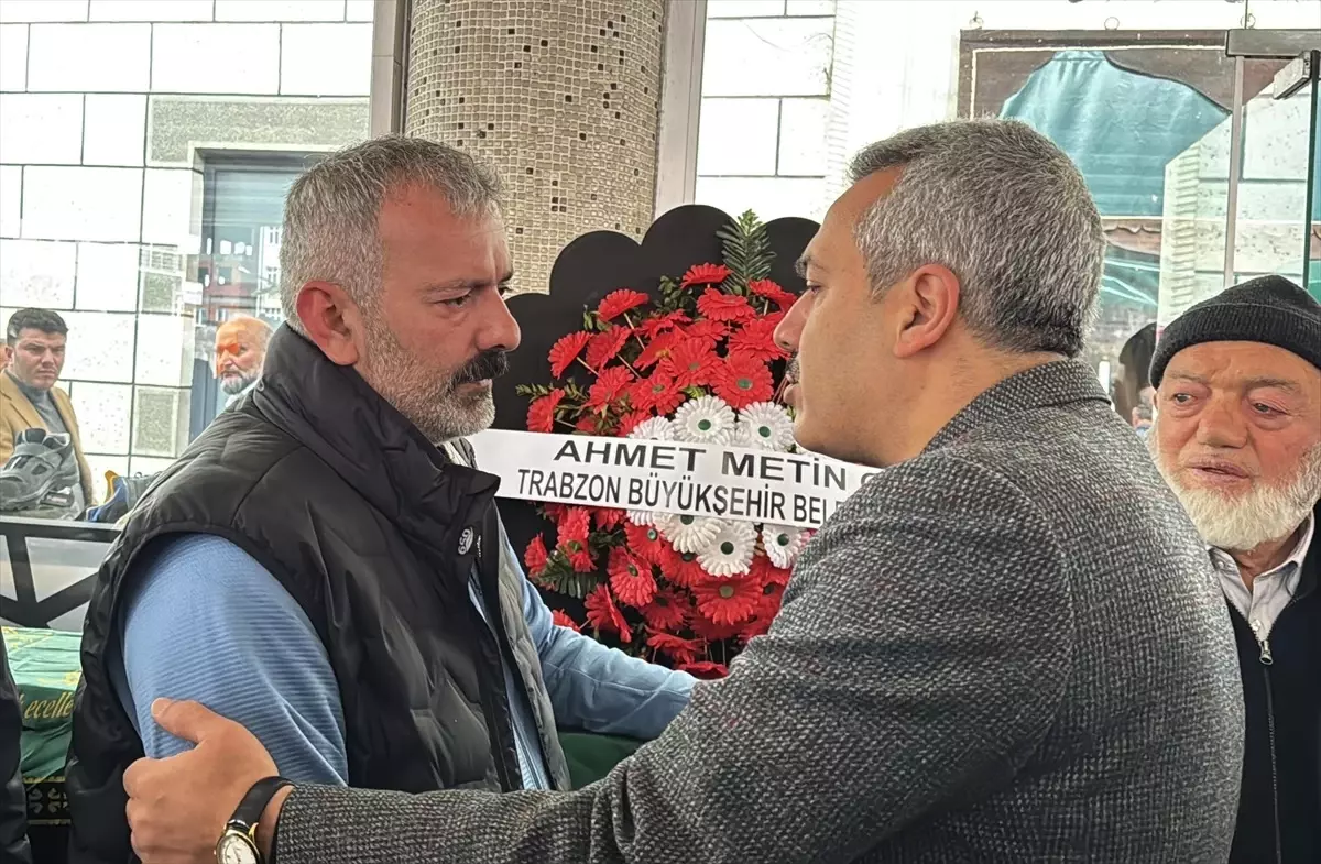 Fransa'da Yangında Hayatını Kaybeden Üç Kız Kardeş Rize'de Defnedildi