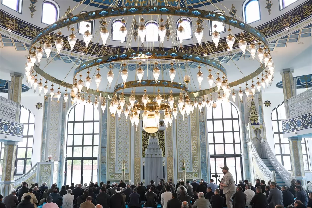 Fransa'nın Roubaix Kentinde Eyüp Sultan Camisi Açıldı