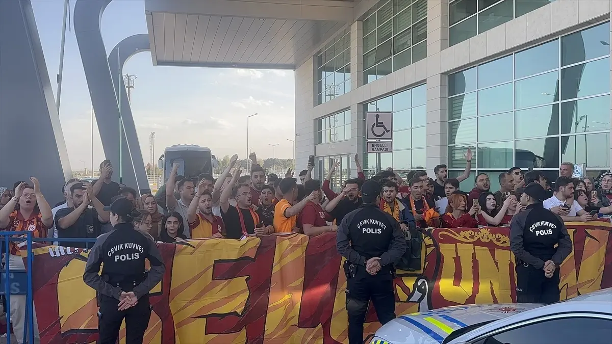 Galatasaray, Türkiye Kupası Yarı Finali için Konya'ya Geldi