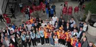 Galatasaraylı Eski Futbolcular Cizre'de Gençlerle Bir Araya Geldi