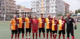 Galatasaraylı Eski Futbolcular Cizre'de Gençlerle Dostluk Maçı Yaptı