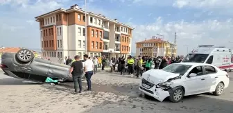 Gaziantep'te İki Otomobilin Çarpışması: 9 Yaralı