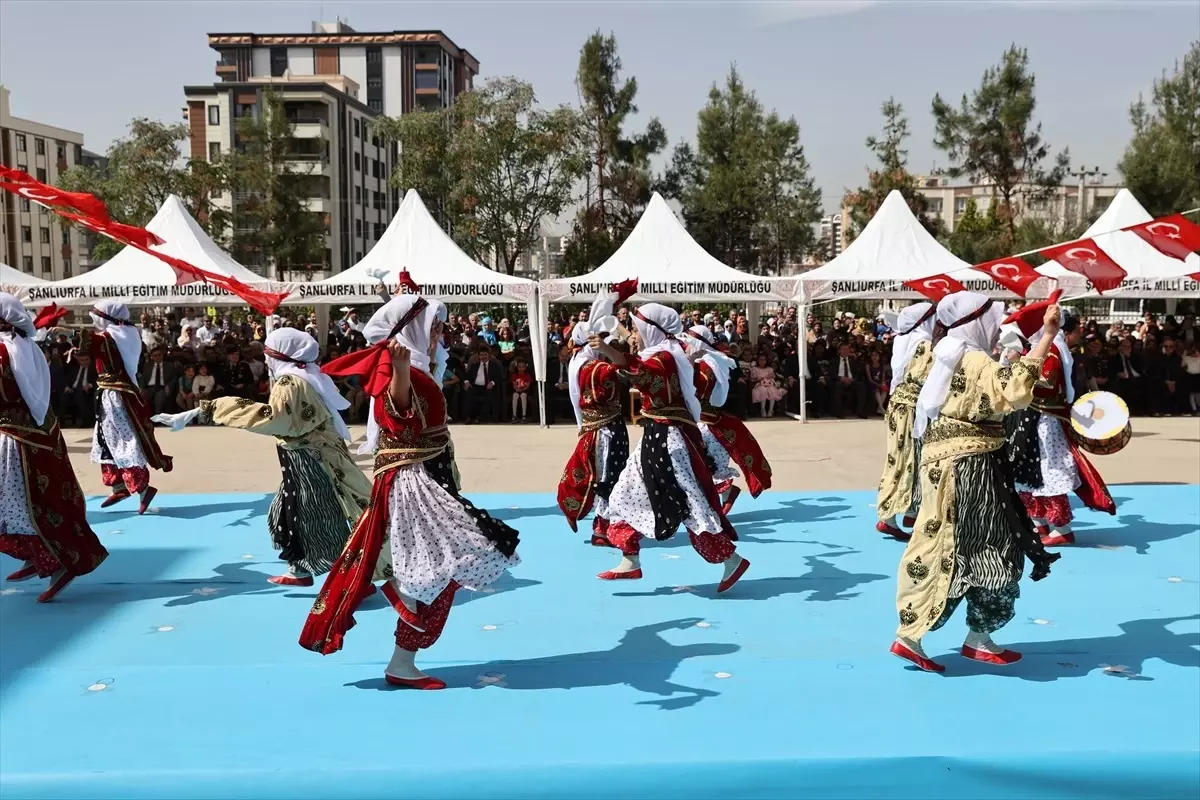 23 Nisan Ulusal Egemenlik ve Çocuk Bayramı Törenleri Düzenlendi