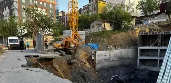 Gaziosmanpaşa'da İnşaat Alanında Yol Çöktü
