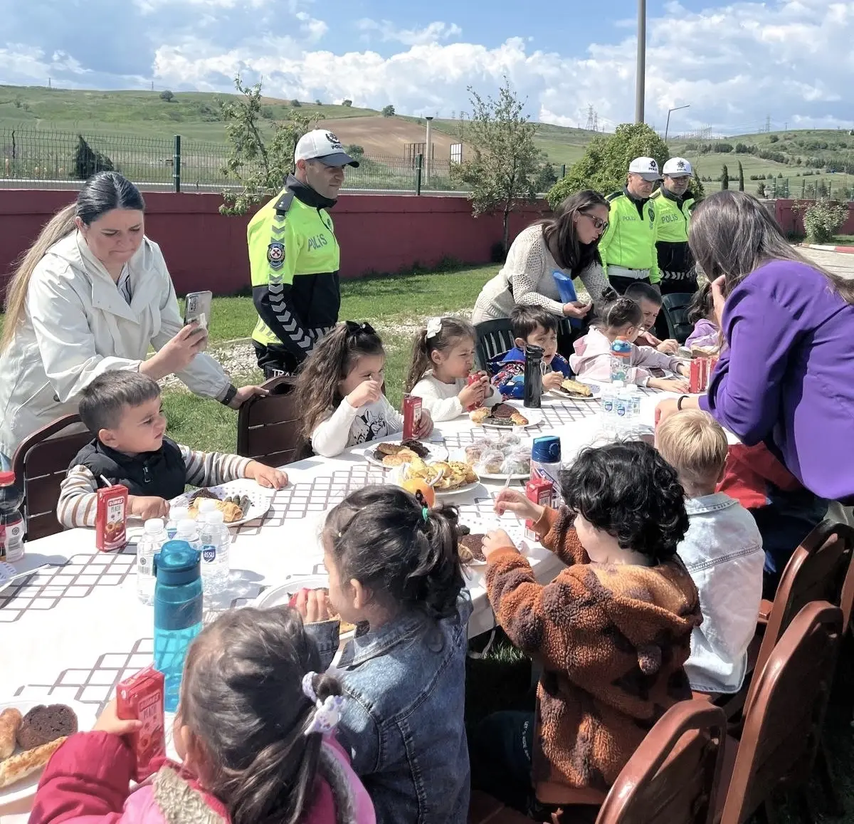 Gelibolu Anaokulu Öğrencileri Trafik Haftası Etkinlikleri İçin Trafik İstasyonunu Ziyaret Etti