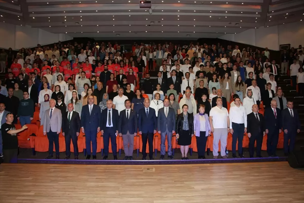 29. Ulusal Antalya Matematik Olimpiyatları 6 Bin Öğrenciyi Buluşturdu