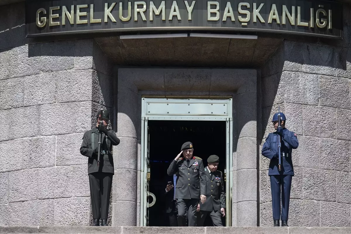 Metin Gürak ve Koramiral Al-Raisi Resmi Törende Bir Araya Geldi