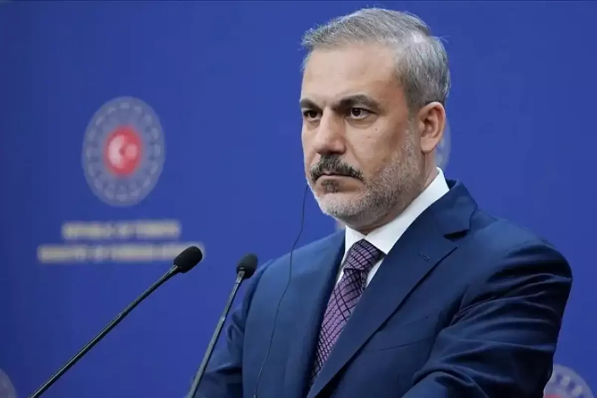 Hakan Fidan: YPG silah bırakıp oradaki milli orduya katılacak