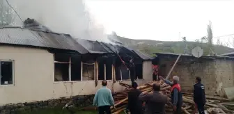 Hakkari'de Yangın: Tek Katlı Ev Kullanılamaz Hale Geldi