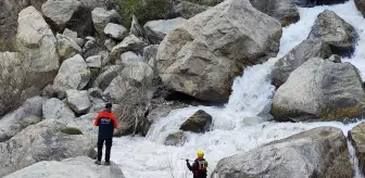 Hakkari'de Kayıp Kadın İçin Arama Çalışmaları Devam Ediyor