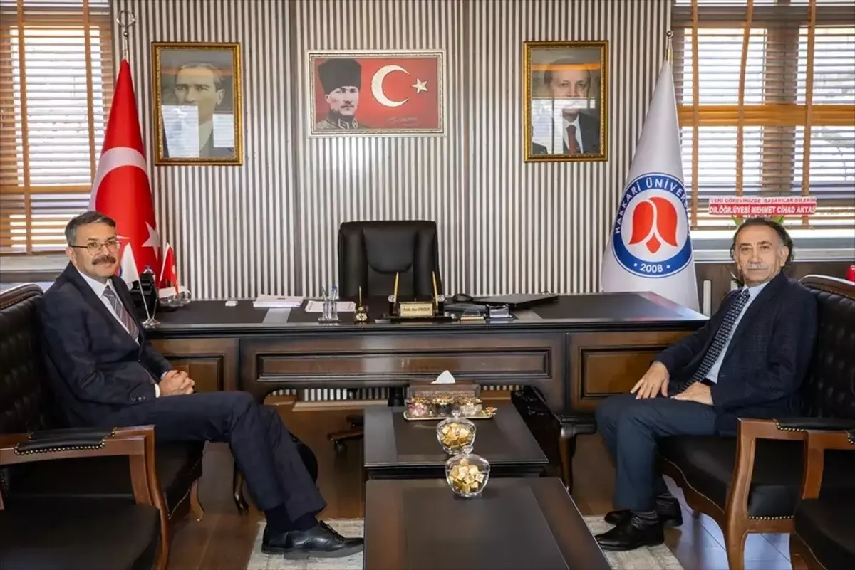 Hakkari Valisi Ali Çelik'ten Rektör Musa Gençcelep'e Ziyaret