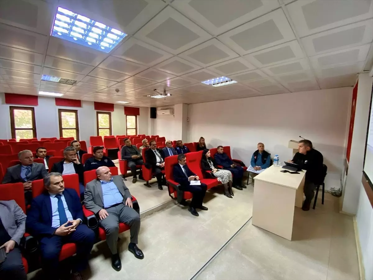 Hamamözü'nde Afet Müdahale Planı Toplantısı Düzenlendi