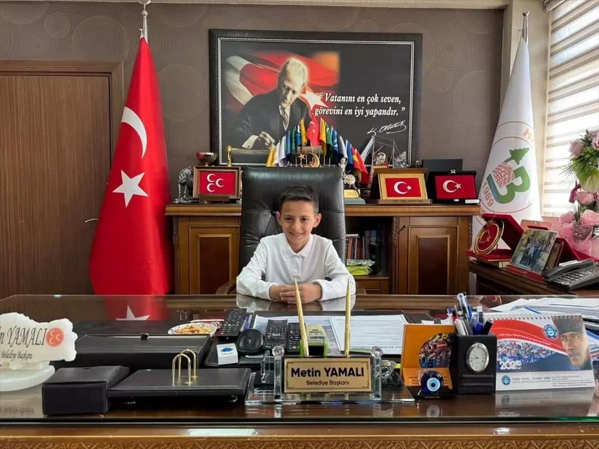 Hanönü'de Kaymakam ve Belediye Başkanı koltuklarına öğrenciler oturdu