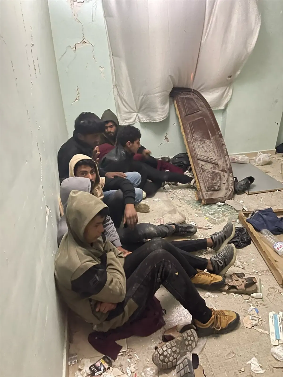 Hatay'da 21 Suriyeli Göçmen Yakalandı, 5 Kişi Tutuklandı