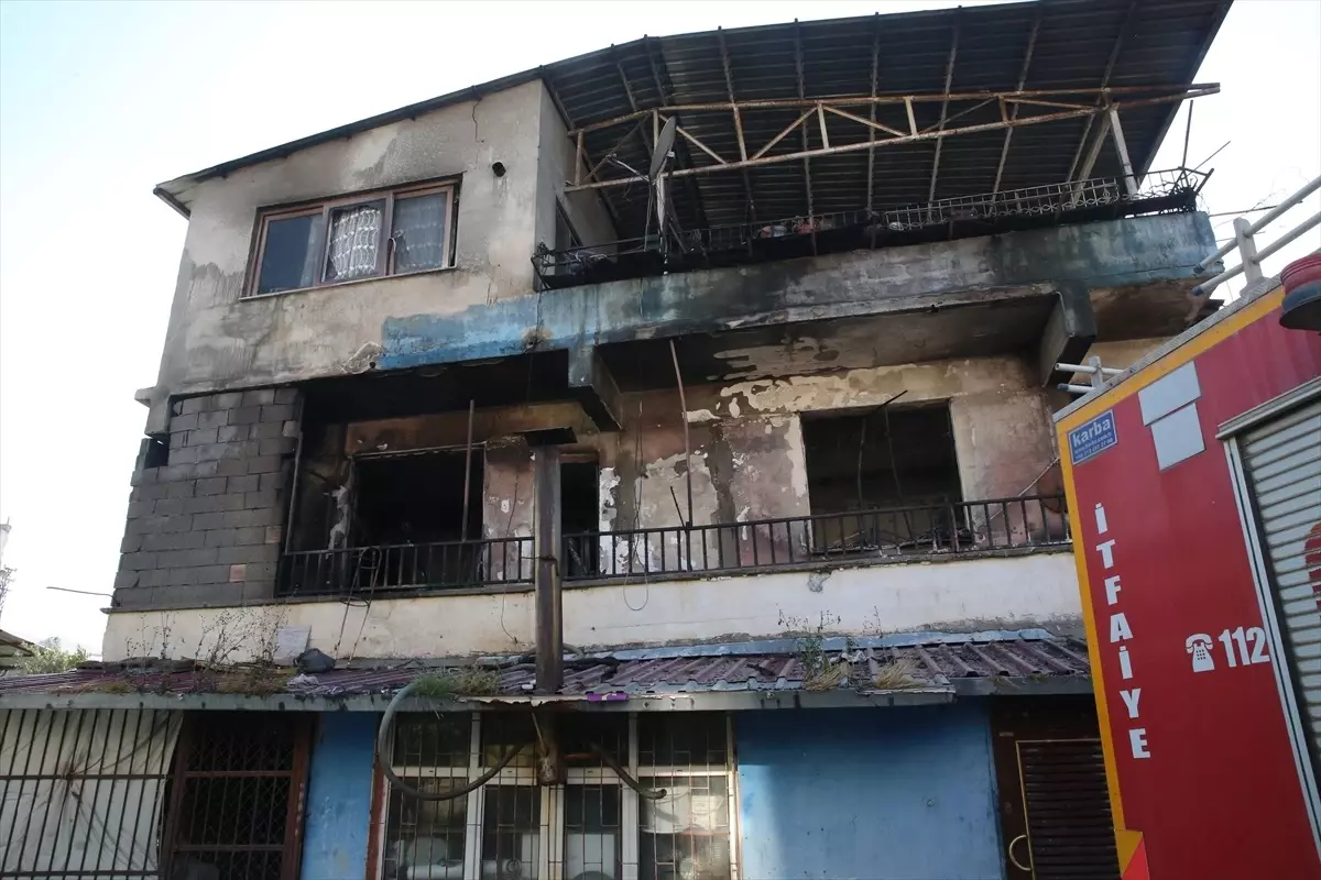 Antakya'da Apartman Yangını: 4 Kişi Tedavi Altında
