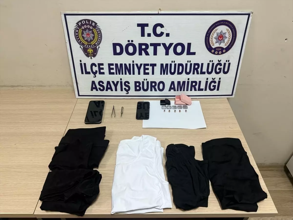 Ehliyet Sınavına Kopya Düzenekle Giren İki Şüpheli Gözaltına Alındı