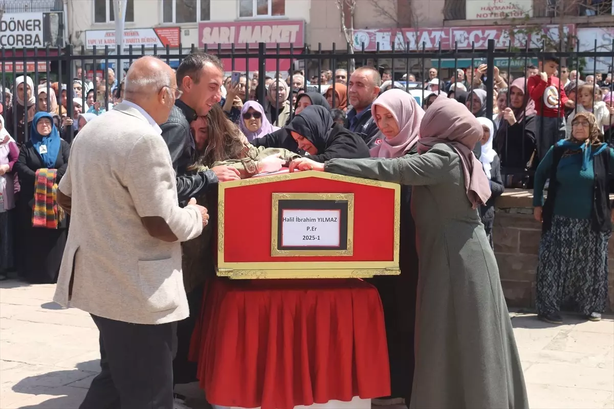 Hatay'da Şehit Düşen Piyade Er Halil İbrahim Yılmaz Memleketinde Defnedildi