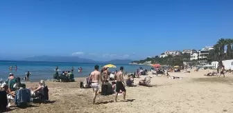 Kuşadası'nda İlkbahar Havası Turistleri Sahillere Çekti