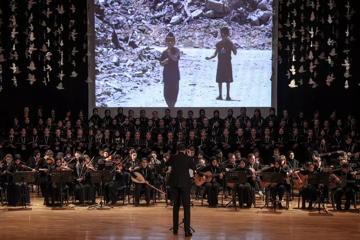 Bursa'da Gazze İçin Düzenlenen Konser Bursalıları Buluşturdu