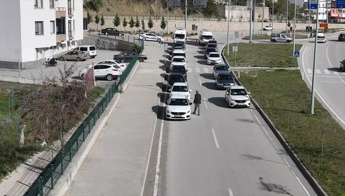 İskilip'te Acil Durum Araçları İçin 'Fermuar Sistemi' Tatbikatı