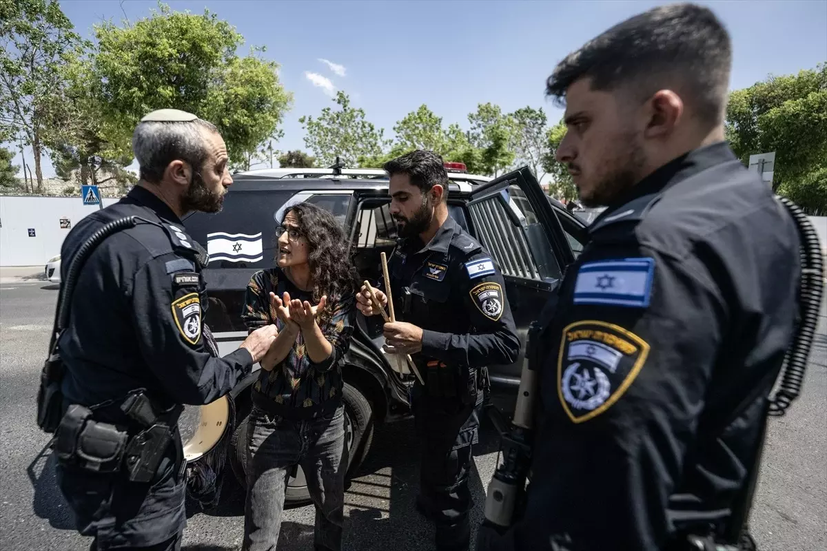 İsrail Gazze Saldırılarına Karşı Gösteri Düzenlendi