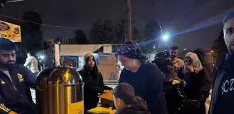 İstanbul'da Deprem Se sonrası Vatandaşlar Açık Alanlarda Geceyi Geçiriyor