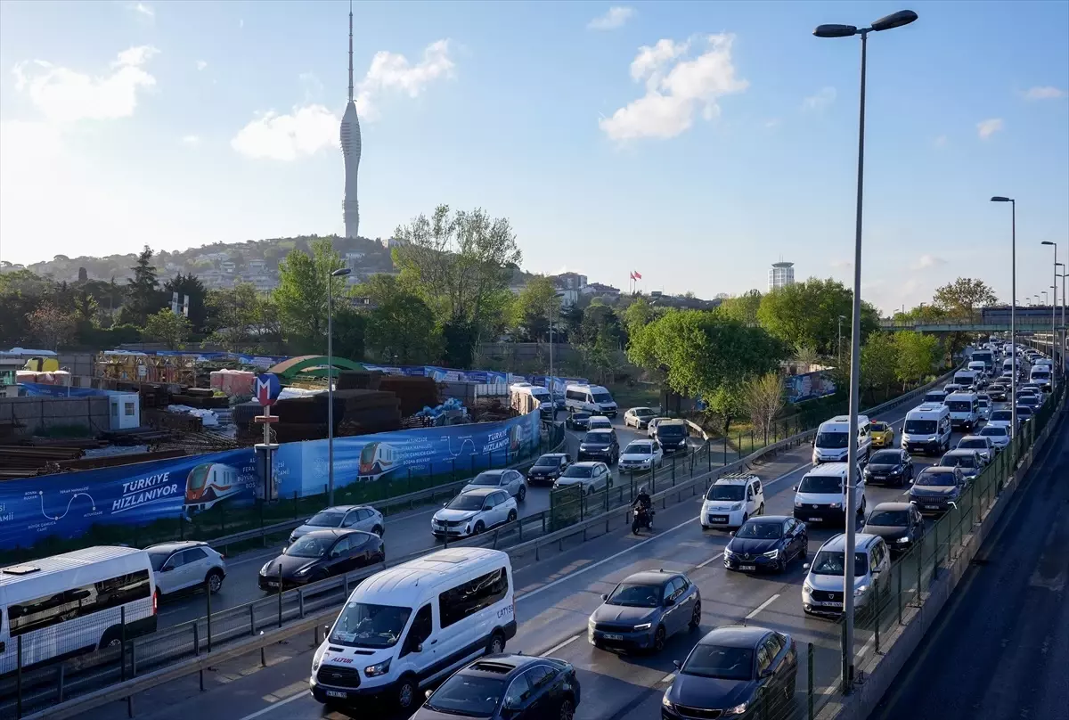 İstanbul'da haftanın ilk iş gününde trafik yoğunluğu