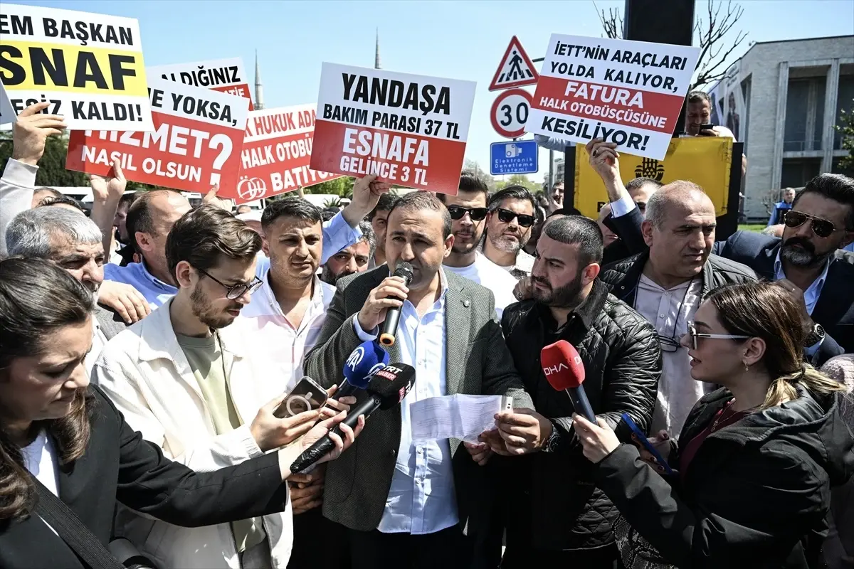 İETT'ye Bağlı Özel Halk Otobüsü Sahipleri Ödemelerini Alamadıkları İçin Eylem Yaptı