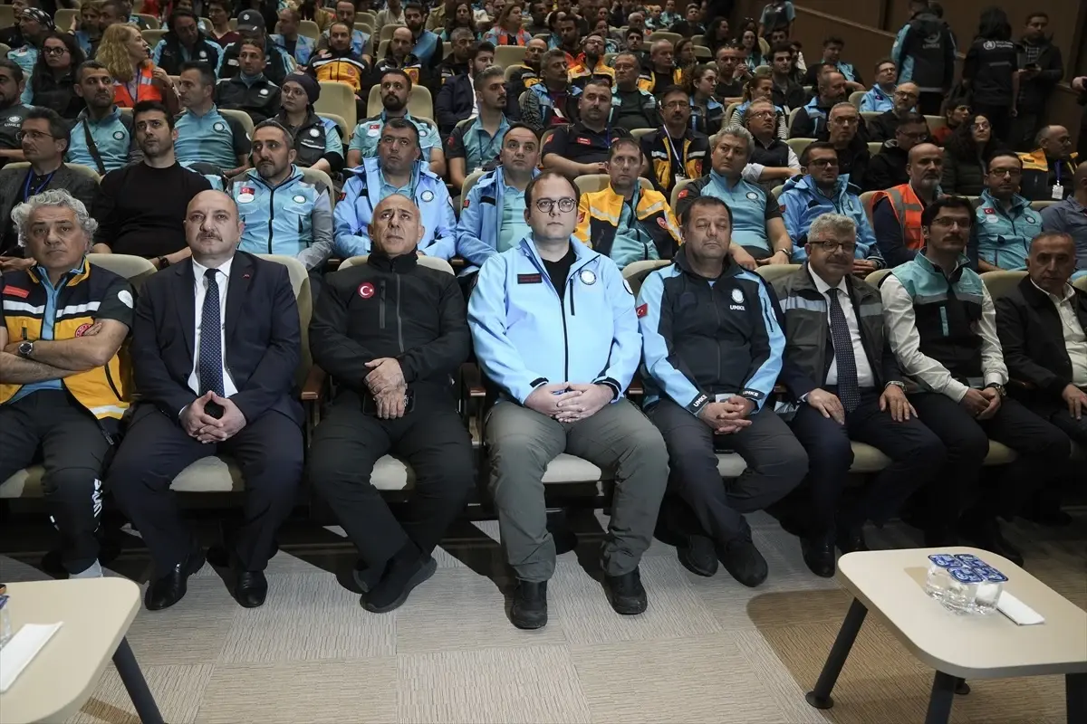 İstanbul'da Olası Deprem İçin Sağlık Tatbikatı Gerçekleştirildi