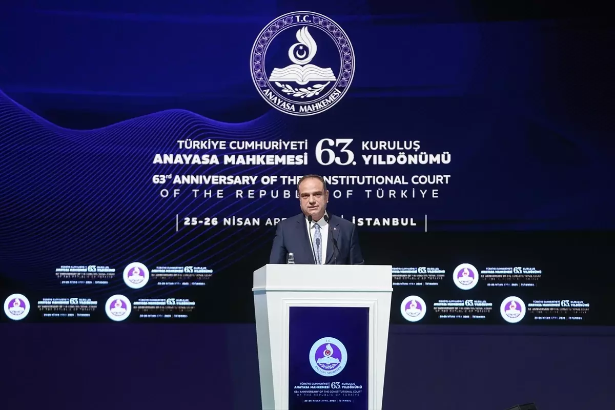 İstanbul'daki '21. Yüzyılda Anayasa Yargısının Geleceği' sempozyumu sona erdi
