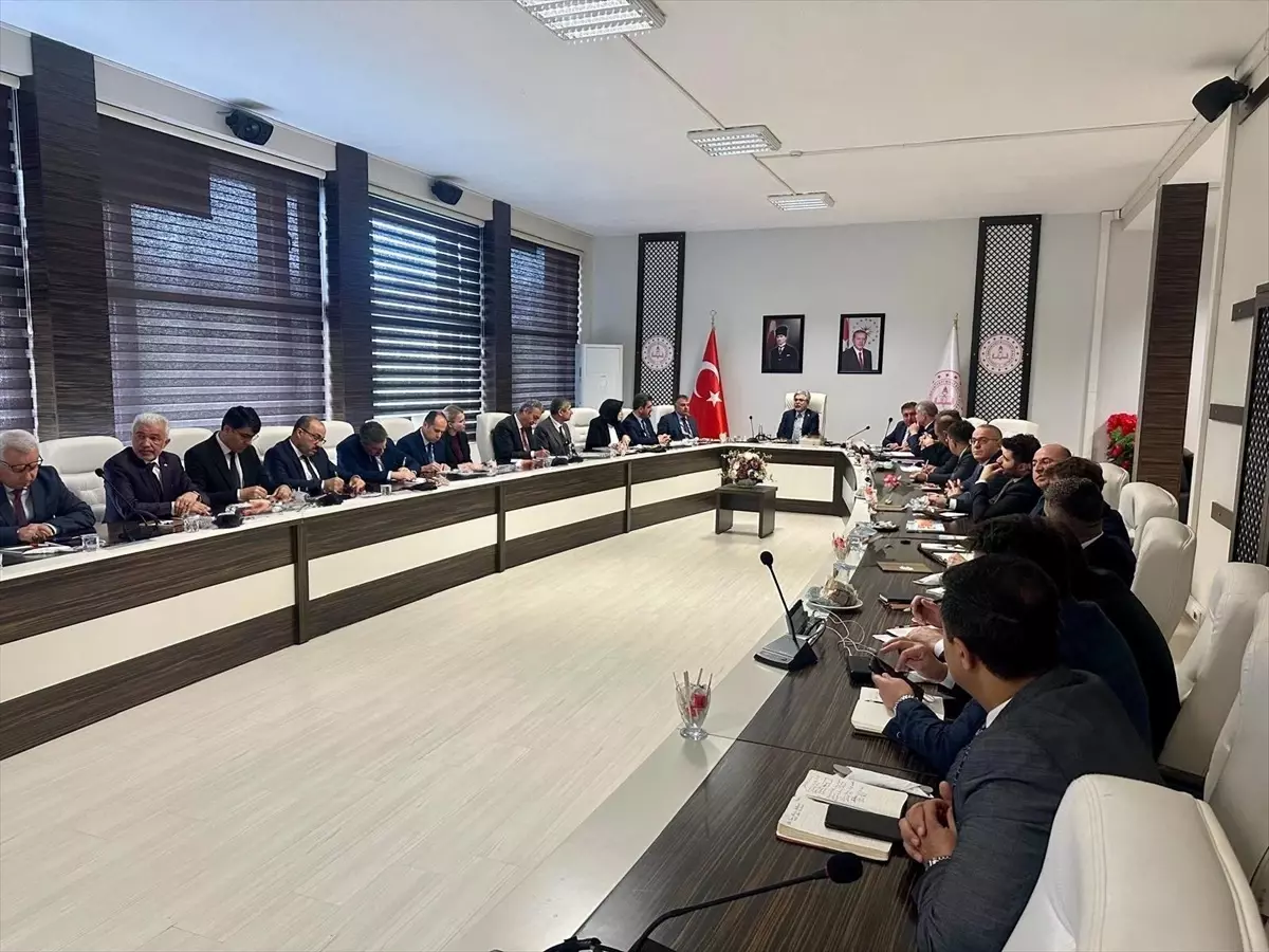 Milli Eğitim Bakanlığı, Deprem Sonrası Eğitim Sürecini Yerinde İnceliyor