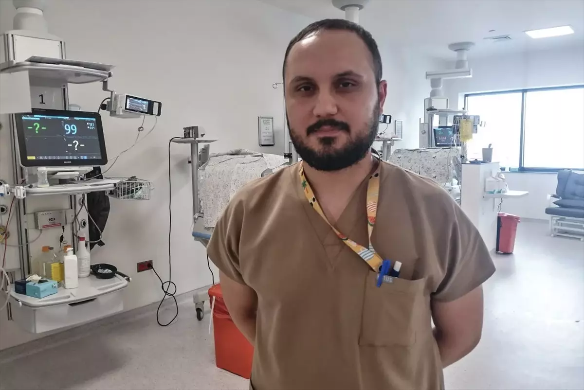 Deprem Anında Yenidoğan Bebeklere Sahip Çıkan Sağlık Çalışanları