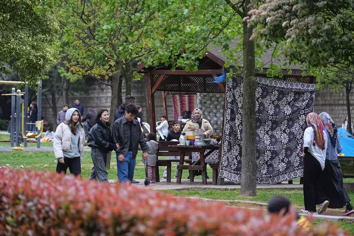İstanbul'da Deprem Sonrası Millet Bahçeleri Toplanma Alanı Oldu