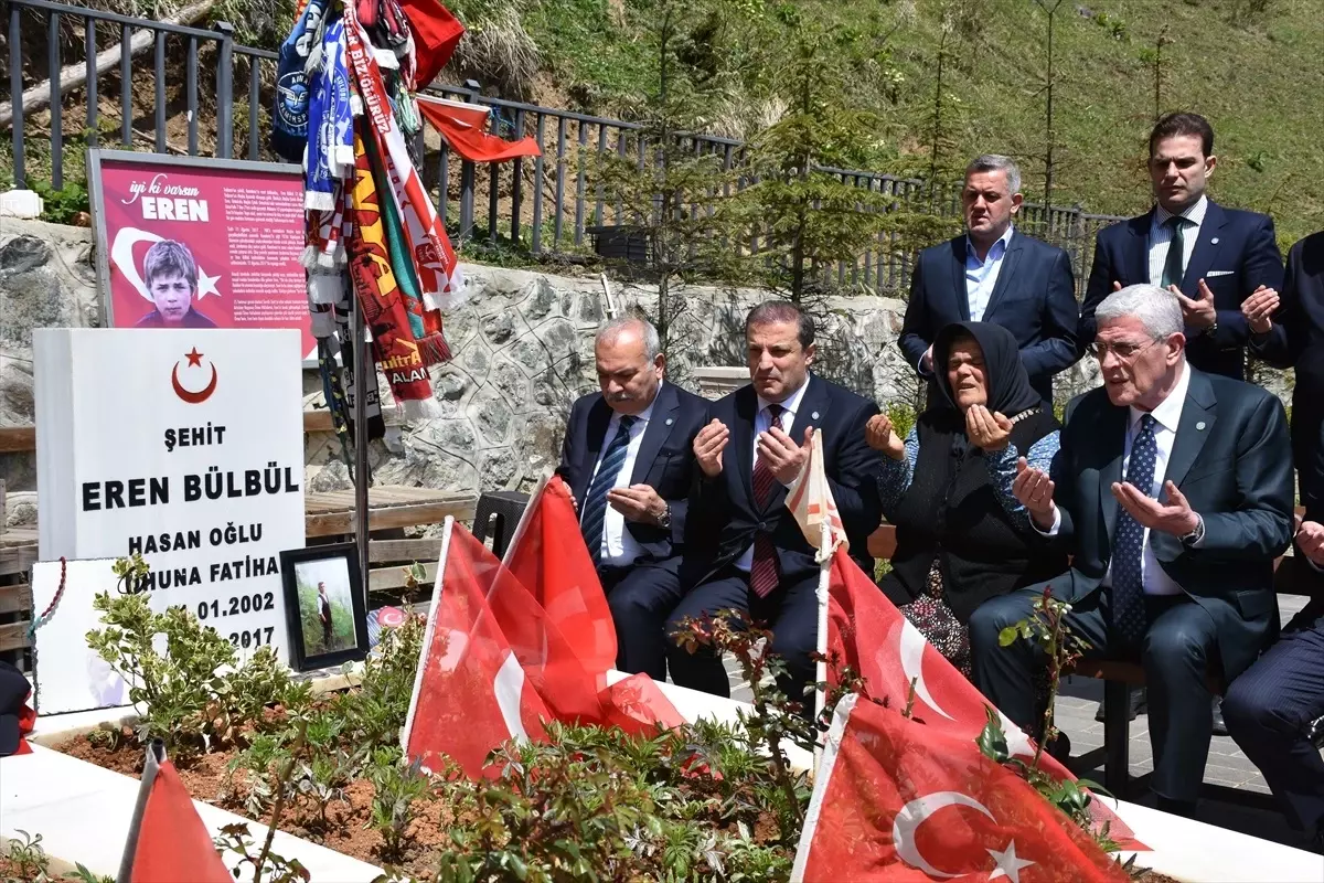 İYİ Parti Genel Başkanı Dervişoğlu, Eren Bülbül, Volkan Konak ve Özkan Sümer'in mezarlarını ziyaret etti